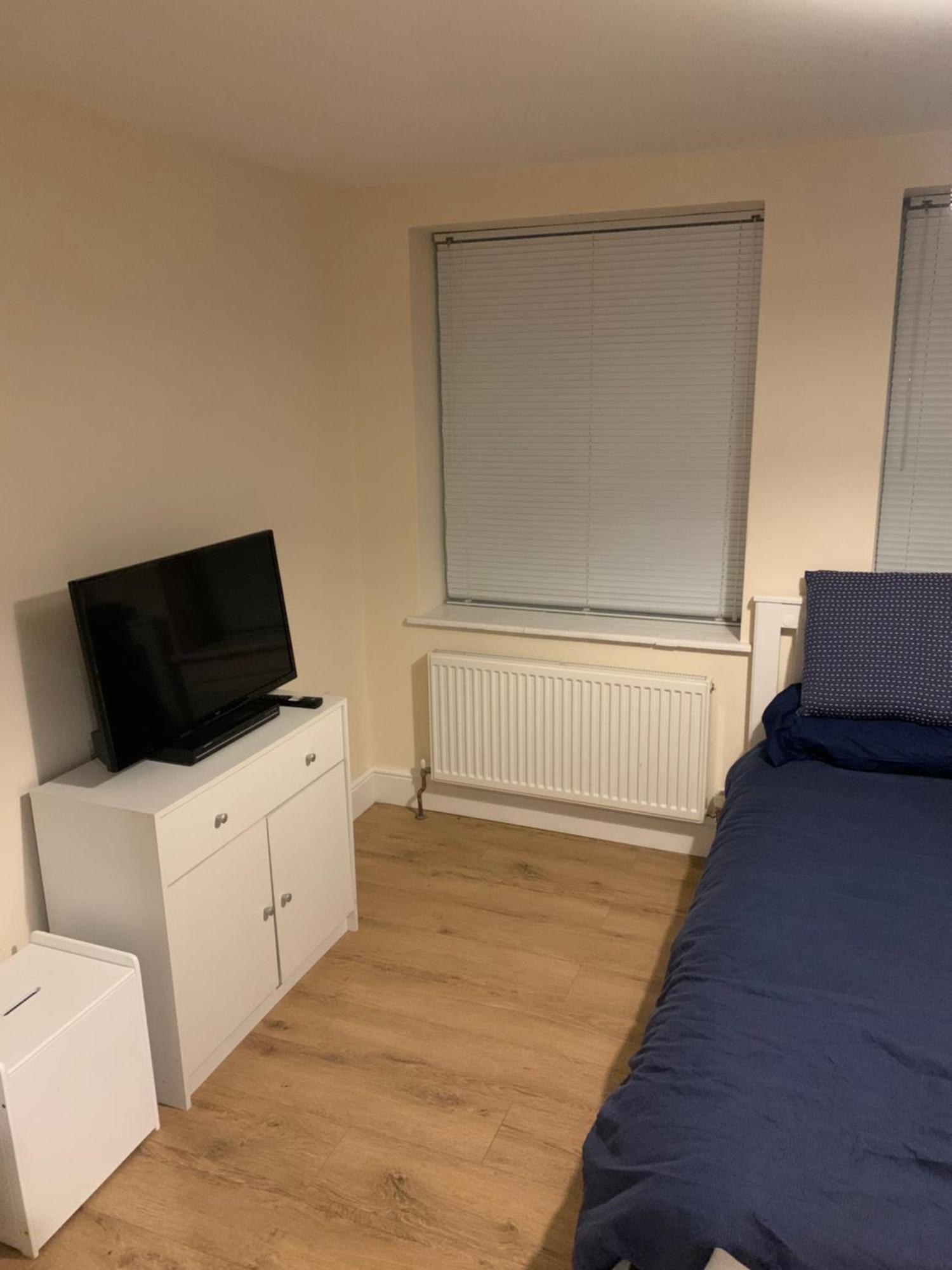 Large Luxury Appartment Cobham  Esterno foto